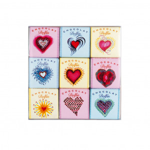 Dolfin Love 9 assorted chocolate squares Innere